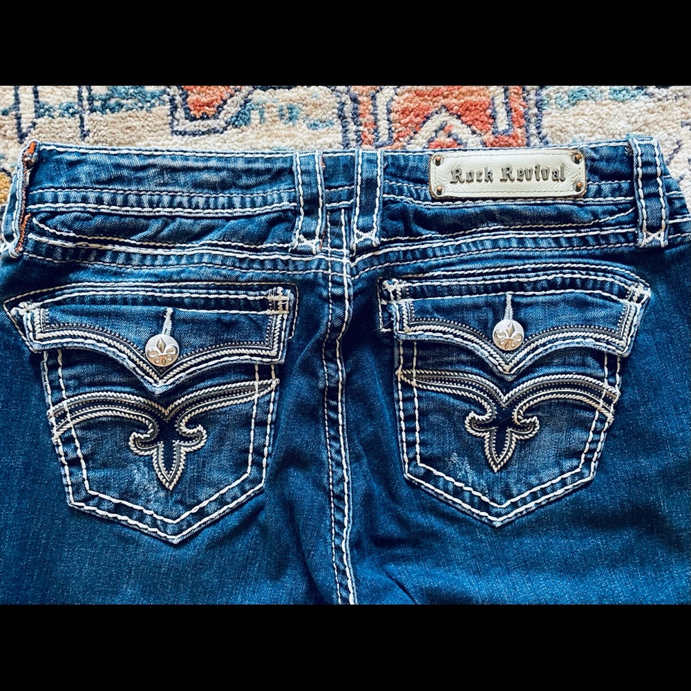 Women’s Rock Revival Jeans 32